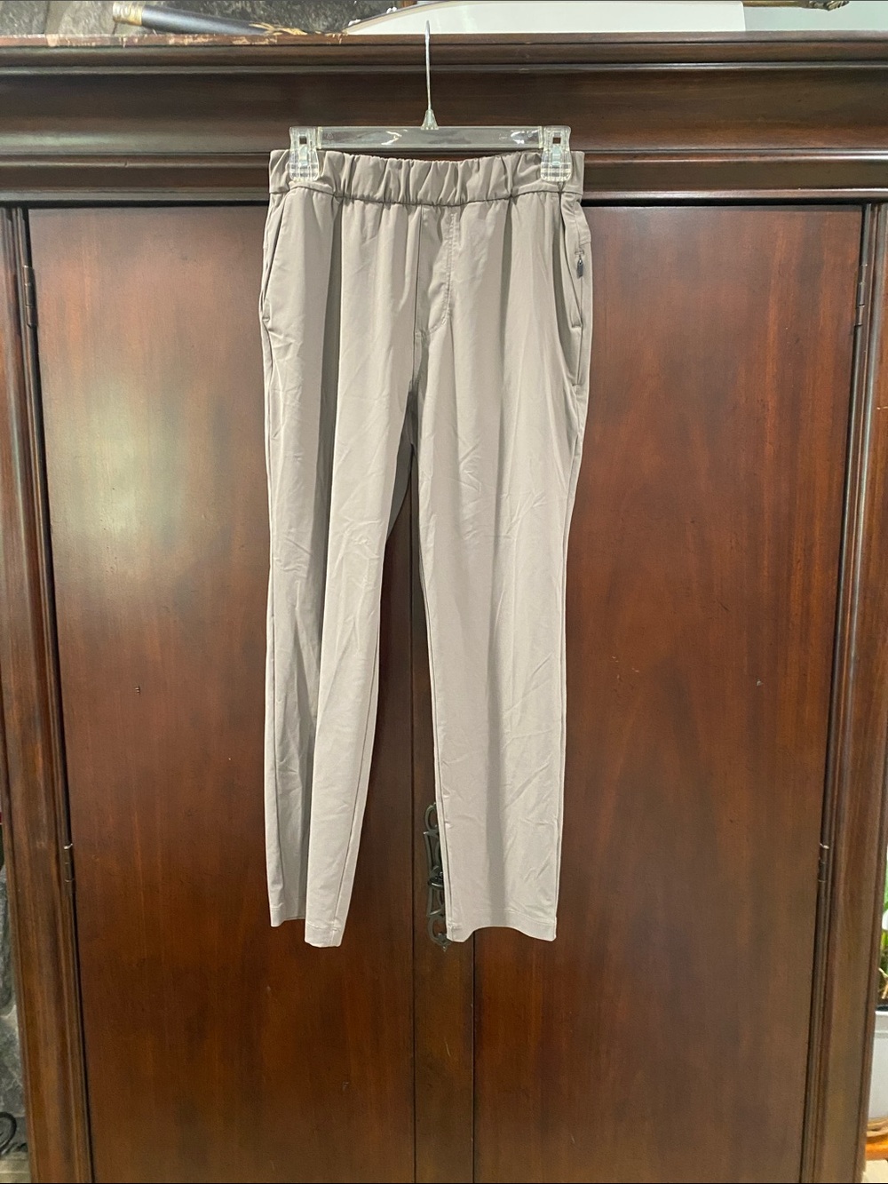 Vuori Men's Jogger Pants in Light Taupe